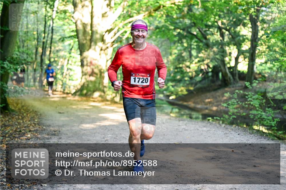 28.09.2025 - 33. Volkslauf durch das schöne Alstertal Dr. Thomas Lammeyer http://msf.ph/oto/8952588 28.09.2025 10:22:00 Laufen 1720 meine-sportfotos.de