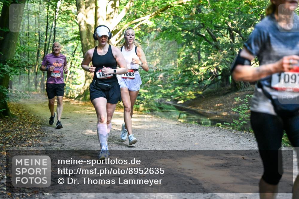 28.09.2025 - 33. Volkslauf durch das schöne Alstertal Dr. Thomas Lammeyer http://msf.ph/oto/8952635 28.09.2025 10:22:13 Laufen 1717, 16, 093, 1097 meine-sportfotos.de