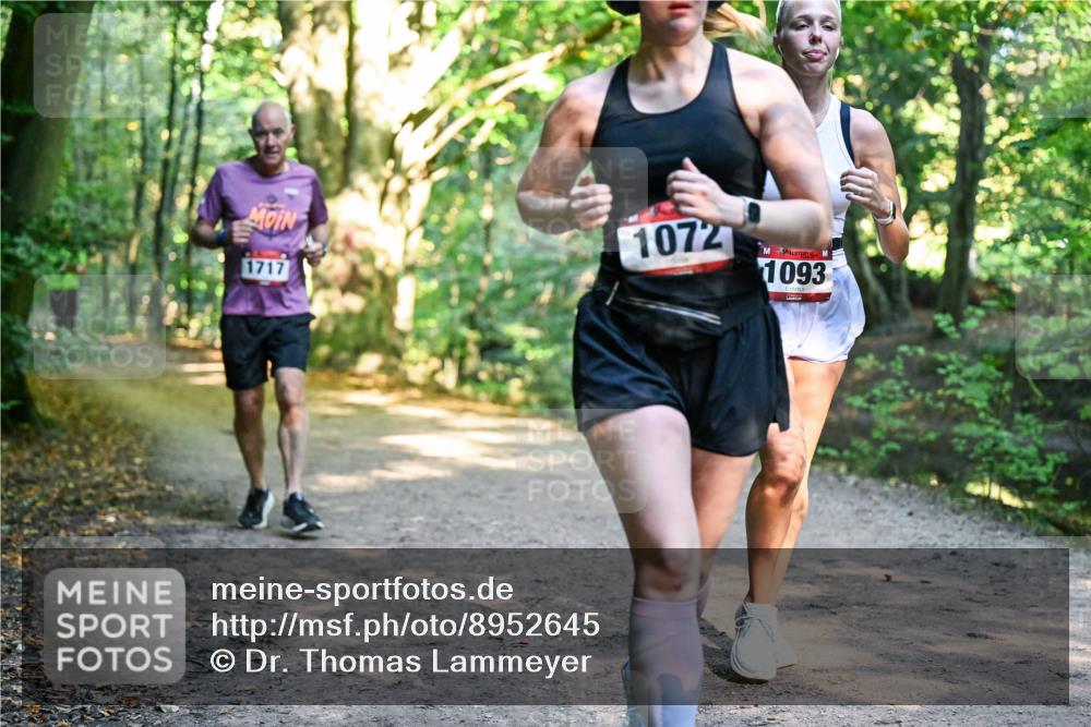 28.09.2025 - 33. Volkslauf durch das schöne Alstertal Dr. Thomas Lammeyer http://msf.ph/oto/8952645 28.09.2025 10:22:14 Laufen 1717, 1072, 1093 meine-sportfotos.de