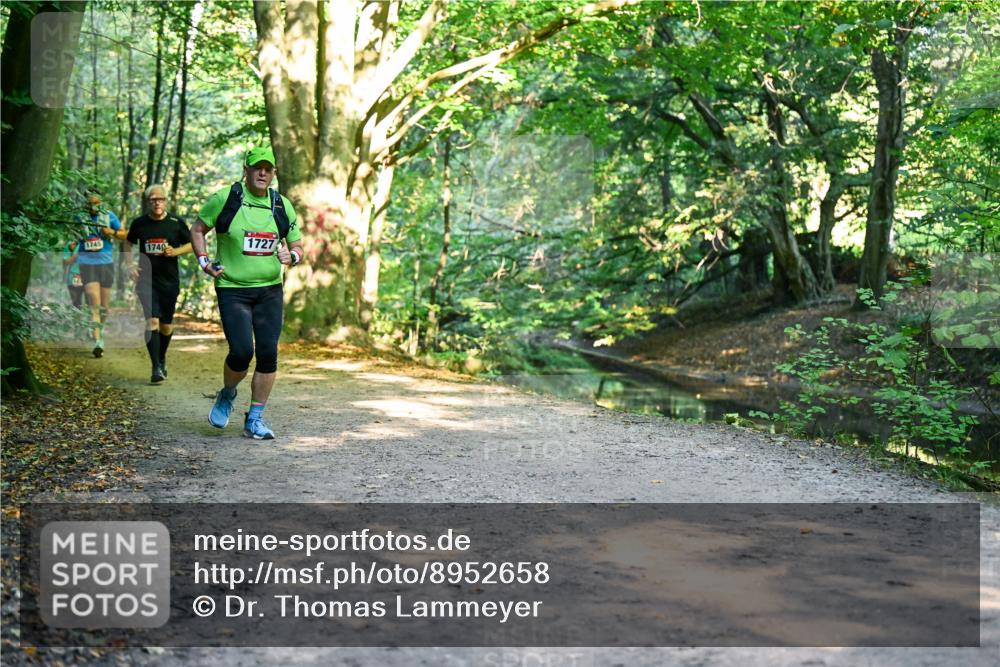 28.09.2025 - 33. Volkslauf durch das schöne Alstertal Dr. Thomas Lammeyer http://msf.ph/oto/8952658 28.09.2025 10:22:20 Laufen 1745, 1740, 1727 meine-sportfotos.de