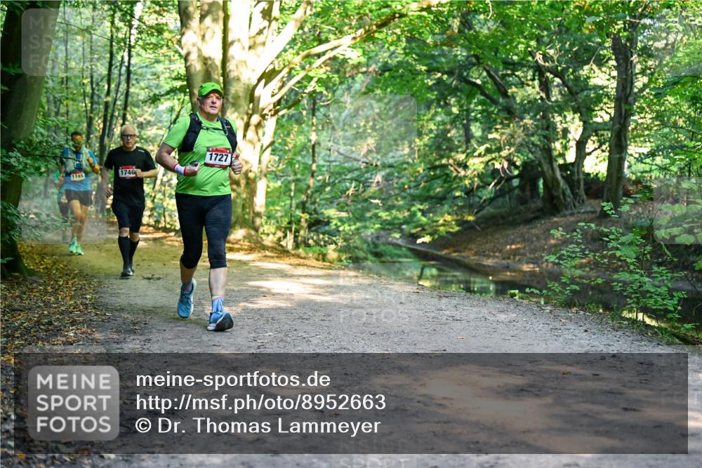 28.09.2025 - 33. Volkslauf durch das schöne Alstertal Dr. Thomas Lammeyer http://msf.ph/oto/8952663 28.09.2025 10:22:21 Laufen 1727, 1745, 1746 meine-sportfotos.de