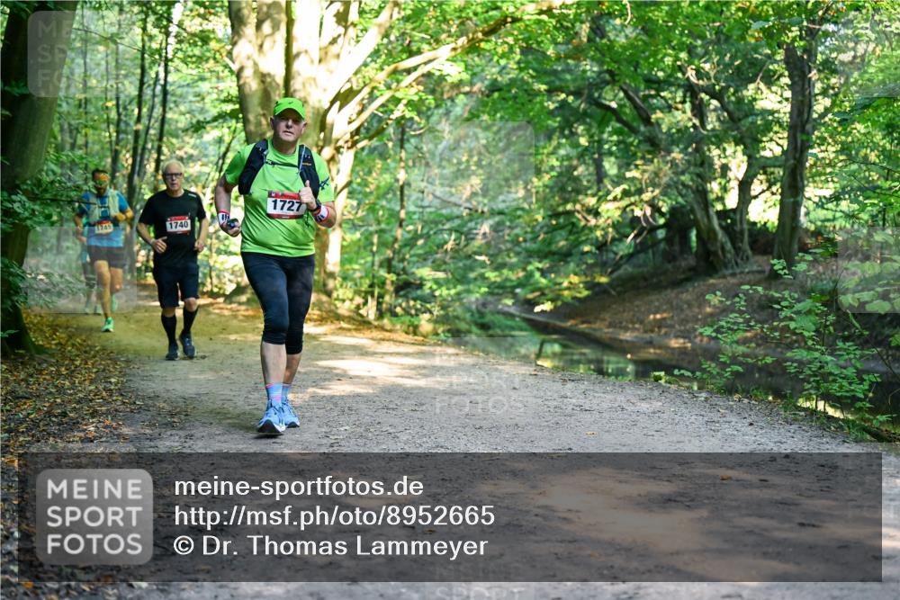 28.09.2025 - 33. Volkslauf durch das schöne Alstertal Dr. Thomas Lammeyer http://msf.ph/oto/8952665 28.09.2025 10:22:21 Laufen 1745, 1740, 1727 meine-sportfotos.de