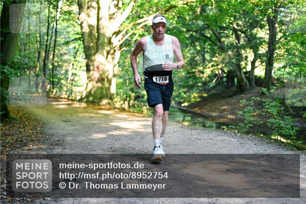 28.09.2025 - 33. Volkslauf durch das schöne Alstertal Dr. Thomas Lammeyer http://msf.ph/oto/8952754 28.09.2025 10:22:52 Laufen 1718 meine-sportfotos.de