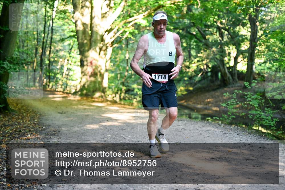28.09.2025 - 33. Volkslauf durch das schöne Alstertal Dr. Thomas Lammeyer http://msf.ph/oto/8952756 28.09.2025 10:22:53 Laufen 1718 meine-sportfotos.de