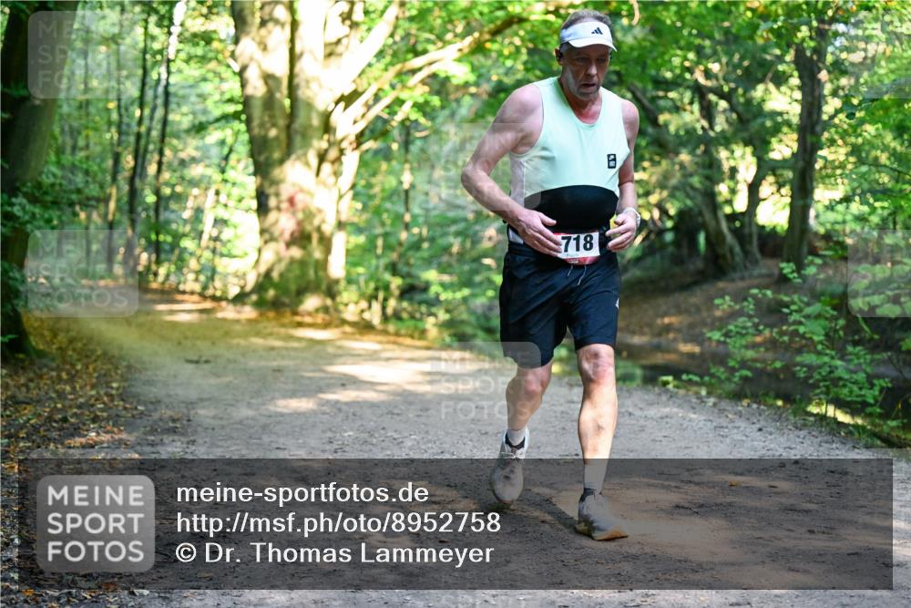 28.09.2025 - 33. Volkslauf durch das schöne Alstertal Dr. Thomas Lammeyer http://msf.ph/oto/8952758 28.09.2025 10:22:53 Laufen 718 meine-sportfotos.de