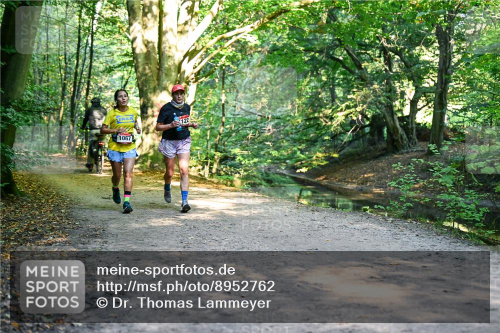 28.09.2025 - 33. Volkslauf durch das schöne Alstertal Dr. Thomas Lammeyer http://msf.ph/oto/8952762 28.09.2025 10:23:02 Laufen 1067, 122 meine-sportfotos.de