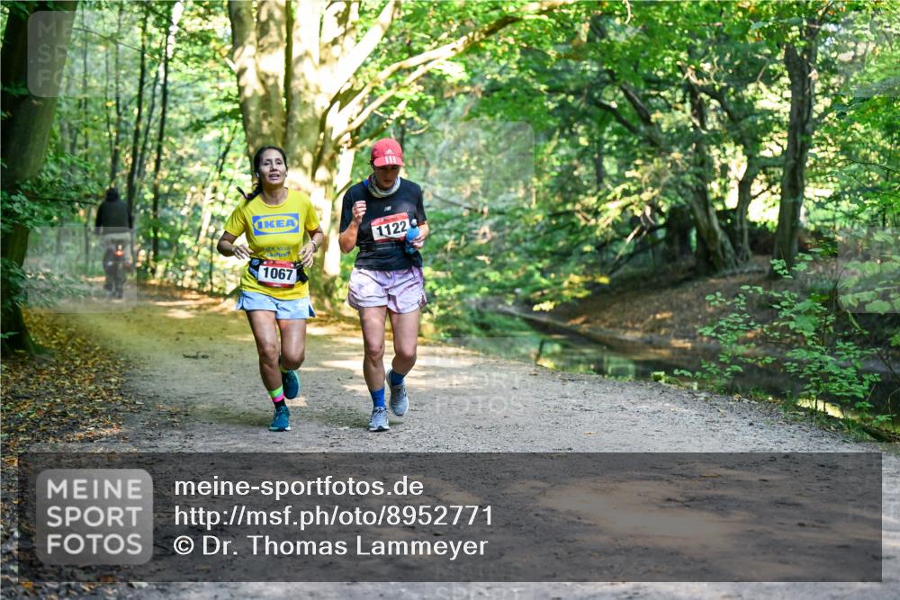 28.09.2025 - 33. Volkslauf durch das schöne Alstertal Dr. Thomas Lammeyer http://msf.ph/oto/8952771 28.09.2025 10:23:03 Laufen 1067, 1122 meine-sportfotos.de