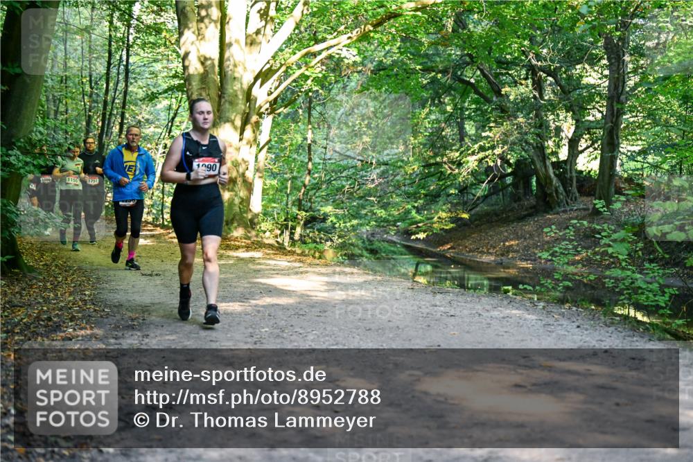 28.09.2025 - 33. Volkslauf durch das schöne Alstertal Dr. Thomas Lammeyer http://msf.ph/oto/8952788 28.09.2025 10:23:13 Laufen 52, 1155, 1751, 1990 meine-sportfotos.de