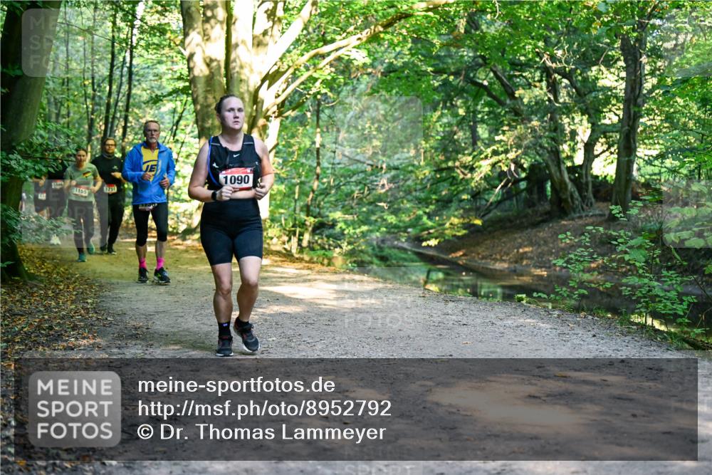28.09.2025 - 33. Volkslauf durch das schöne Alstertal Dr. Thomas Lammeyer http://msf.ph/oto/8952792 28.09.2025 10:23:14 Laufen 1155, 1751, 1090 meine-sportfotos.de