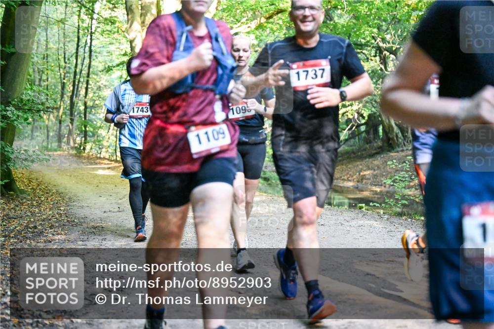 28.09.2025 - 33. Volkslauf durch das schöne Alstertal Dr. Thomas Lammeyer http://msf.ph/oto/8952903 28.09.2025 10:23:44 Laufen 1743, 1109, 1095, 1737 meine-sportfotos.de