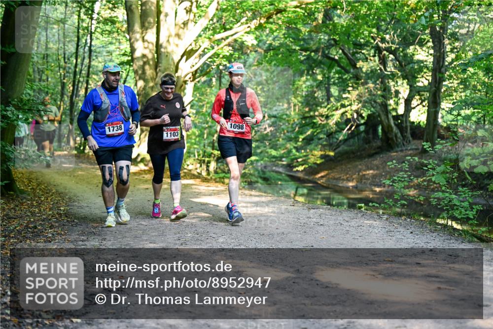 28.09.2025 - 33. Volkslauf durch das schöne Alstertal Dr. Thomas Lammeyer http://msf.ph/oto/8952947 28.09.2025 10:24:16 Laufen 1738, 1103, 1098 meine-sportfotos.de