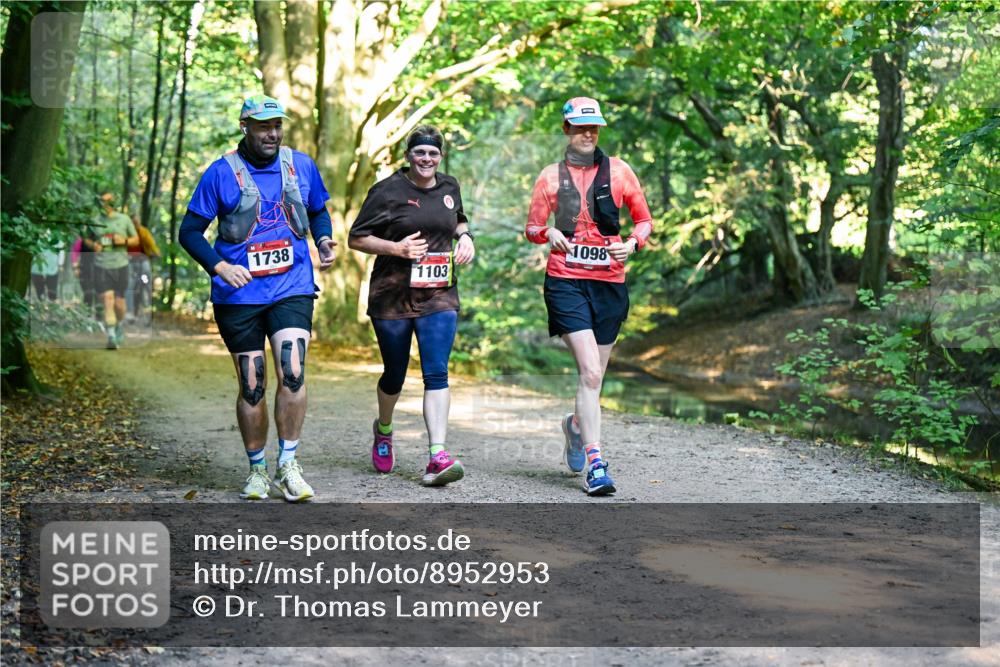28.09.2025 - 33. Volkslauf durch das schöne Alstertal Dr. Thomas Lammeyer http://msf.ph/oto/8952953 28.09.2025 10:24:17 Laufen 1738, 1103, 1098 meine-sportfotos.de