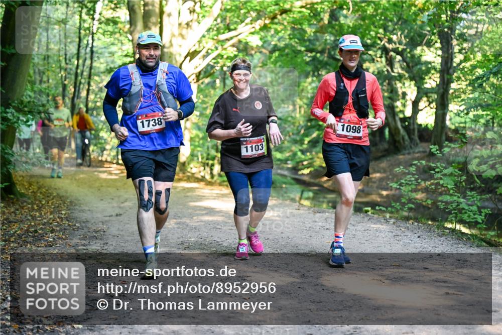 28.09.2025 - 33. Volkslauf durch das schöne Alstertal Dr. Thomas Lammeyer http://msf.ph/oto/8952956 28.09.2025 10:24:17 Laufen 1738, 1103, 1098 meine-sportfotos.de
