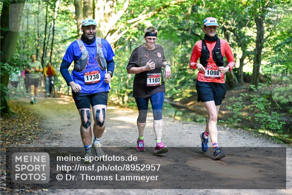 28.09.2025 - 33. Volkslauf durch das schöne Alstertal Dr. Thomas Lammeyer http://msf.ph/oto/8952957 28.09.2025 10:24:17 Laufen 1738, 1103, 1098 meine-sportfotos.de