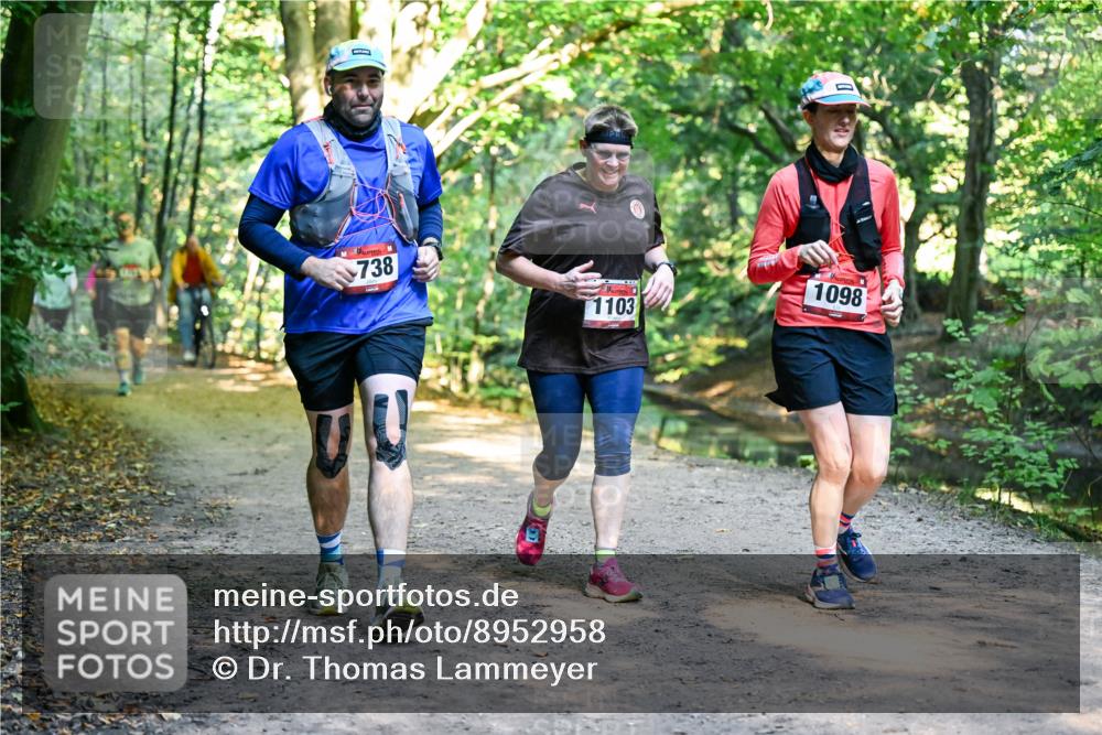 28.09.2025 - 33. Volkslauf durch das schöne Alstertal Dr. Thomas Lammeyer http://msf.ph/oto/8952958 28.09.2025 10:24:18 Laufen 738, 1103, 1098 meine-sportfotos.de