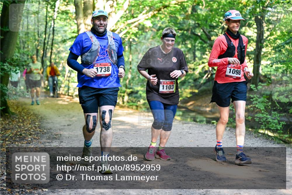 28.09.2025 - 33. Volkslauf durch das schöne Alstertal Dr. Thomas Lammeyer http://msf.ph/oto/8952959 28.09.2025 10:24:18 Laufen 1738, 1103, 1098 meine-sportfotos.de