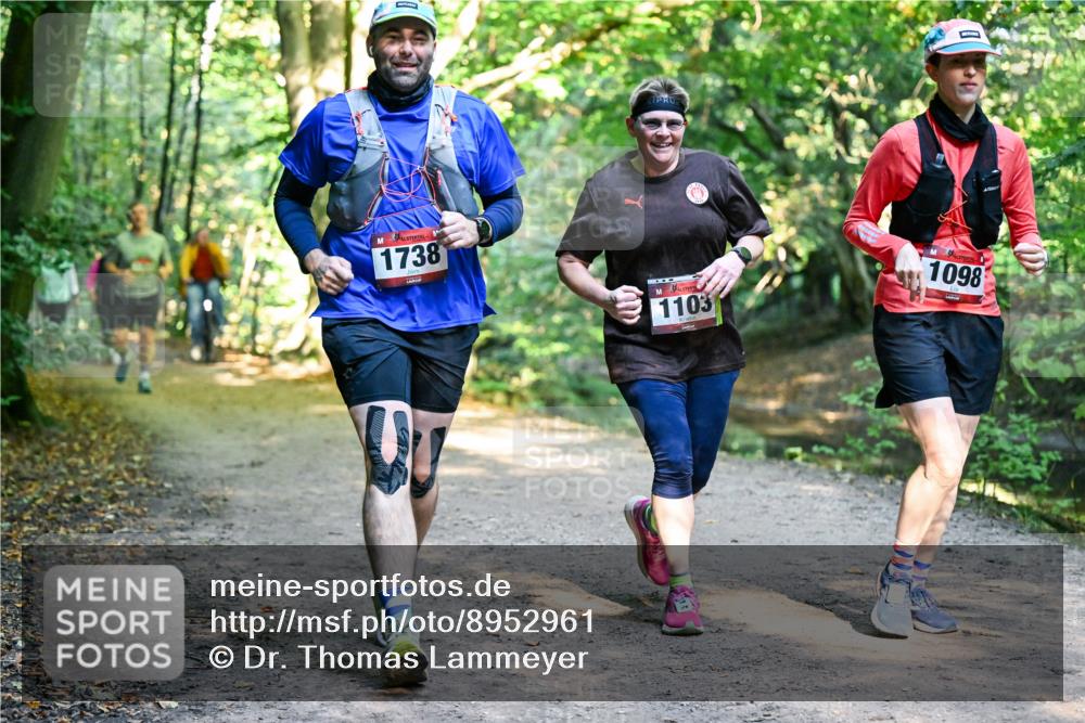 28.09.2025 - 33. Volkslauf durch das schöne Alstertal Dr. Thomas Lammeyer http://msf.ph/oto/8952961 28.09.2025 10:24:18 Laufen 1738, 1103, 1098 meine-sportfotos.de