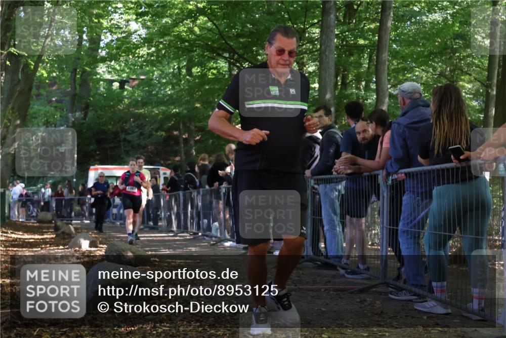 28.09.2025 - 33. Volkslauf durch das schöne Alstertal Strokosch-Dieckow http://msf.ph/oto/8953125 28.09.2025 12:28:51 Ziel 1061, 2314 meine-sportfotos.de