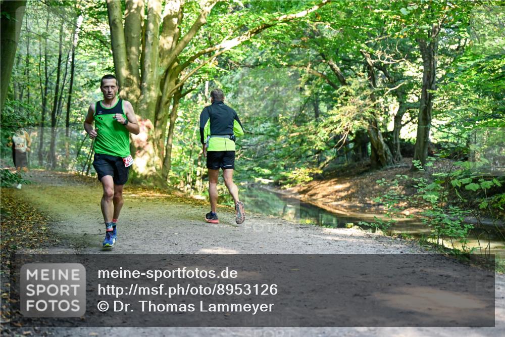 28.09.2025 - 33. Volkslauf durch das schöne Alstertal Dr. Thomas Lammeyer http://msf.ph/oto/8953126 28.09.2025 10:33:55 Laufen  meine-sportfotos.de