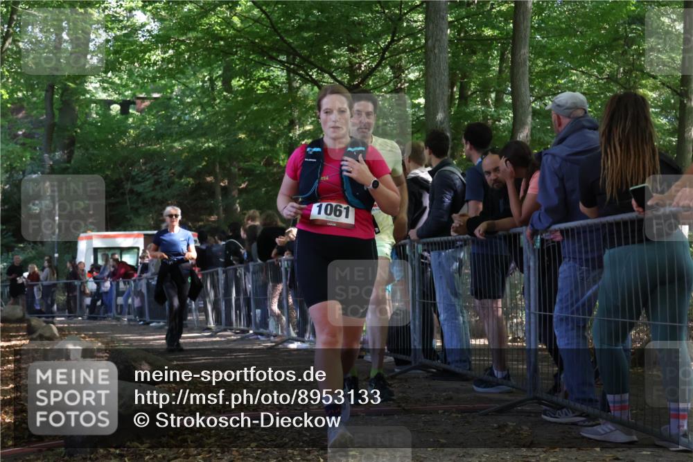 28.09.2025 - 33. Volkslauf durch das schöne Alstertal Strokosch-Dieckow http://msf.ph/oto/8953133 28.09.2025 12:28:55 Ziel 1061, 2314 meine-sportfotos.de