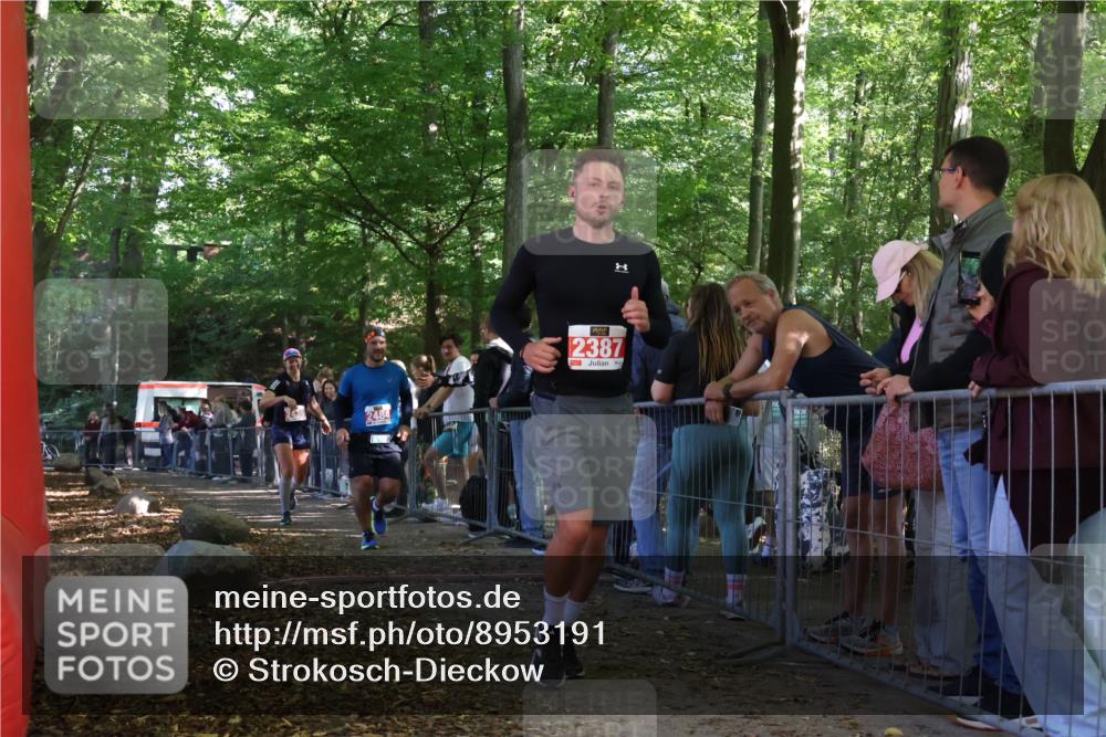 28.09.2025 - 33. Volkslauf durch das schöne Alstertal Strokosch-Dieckow http://msf.ph/oto/8953191 28.09.2025 12:29:30 Ziel 2436, 2484 meine-sportfotos.de