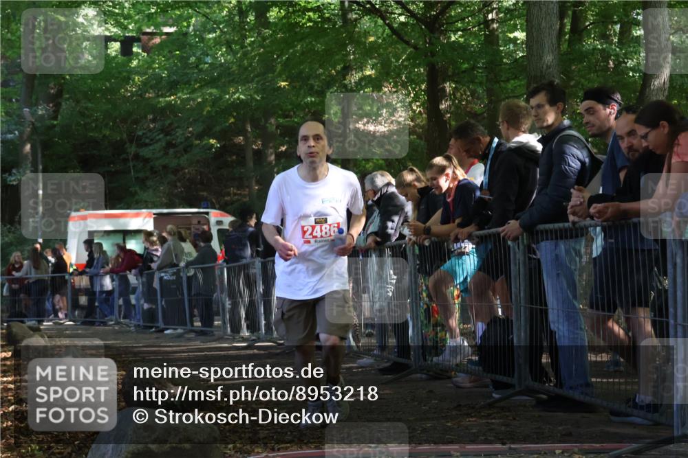 28.09.2025 - 33. Volkslauf durch das schöne Alstertal Strokosch-Dieckow http://msf.ph/oto/8953218 28.09.2025 12:29:49 Ziel 2486 meine-sportfotos.de