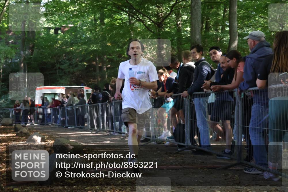 28.09.2025 - 33. Volkslauf durch das schöne Alstertal Strokosch-Dieckow http://msf.ph/oto/8953221 28.09.2025 12:29:50 Ziel 2486 meine-sportfotos.de