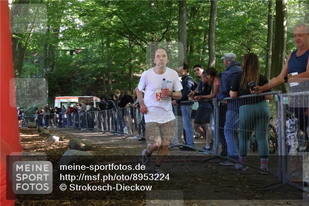 28.09.2025 - 33. Volkslauf durch das schöne Alstertal Strokosch-Dieckow http://msf.ph/oto/8953224 28.09.2025 12:29:50 Ziel 2486 meine-sportfotos.de