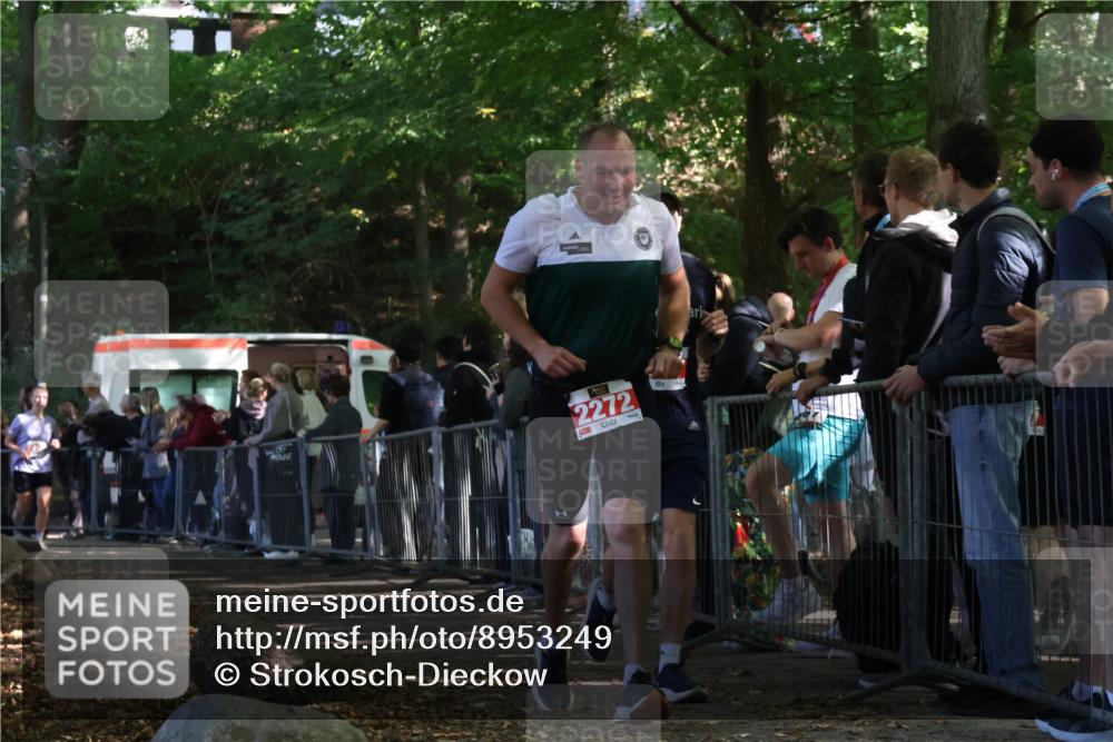 28.09.2025 - 33. Volkslauf durch das schöne Alstertal Strokosch-Dieckow http://msf.ph/oto/8953249 28.09.2025 12:30:07 Ziel 2096, 2097, 2272, 2317, 2456 meine-sportfotos.de