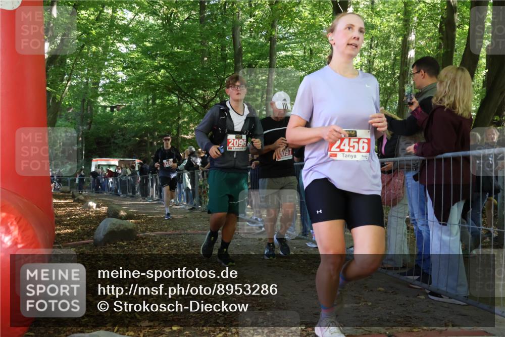 28.09.2025 - 33. Volkslauf durch das schöne Alstertal Strokosch-Dieckow http://msf.ph/oto/8953286 28.09.2025 12:30:17 Ziel 2245 meine-sportfotos.de