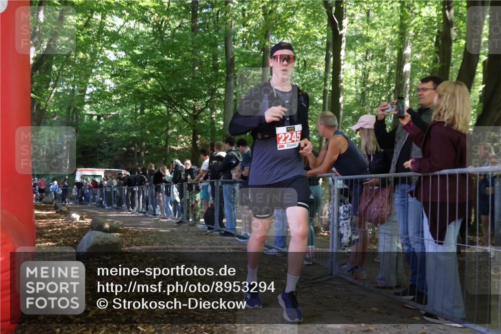 28.09.2025 - 33. Volkslauf durch das schöne Alstertal Strokosch-Dieckow http://msf.ph/oto/8953294 28.09.2025 12:30:19 Ziel 2245 meine-sportfotos.de