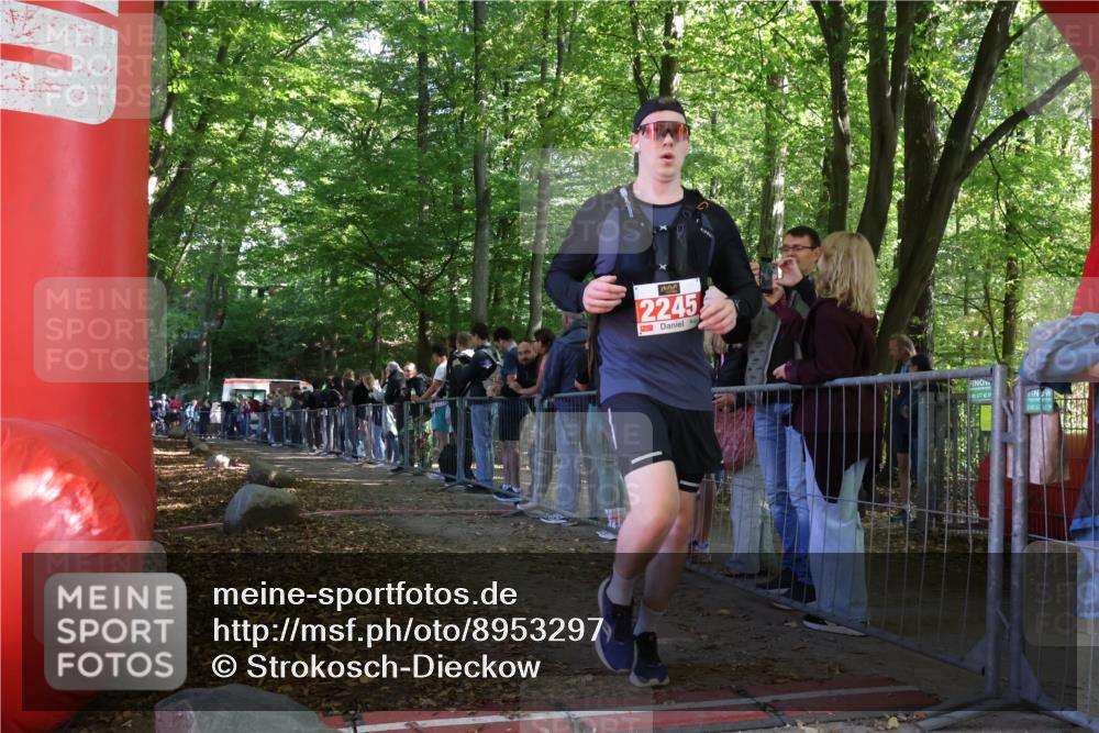 28.09.2025 - 33. Volkslauf durch das schöne Alstertal Strokosch-Dieckow http://msf.ph/oto/8953297 28.09.2025 12:30:19 Ziel 2245 meine-sportfotos.de
