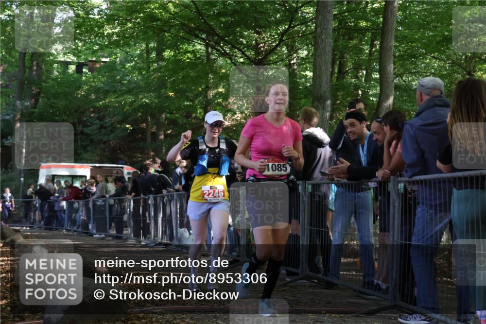 28.09.2025 - 33. Volkslauf durch das schöne Alstertal Strokosch-Dieckow http://msf.ph/oto/8953306 28.09.2025 12:30:30 Ziel 1085, 2246 meine-sportfotos.de