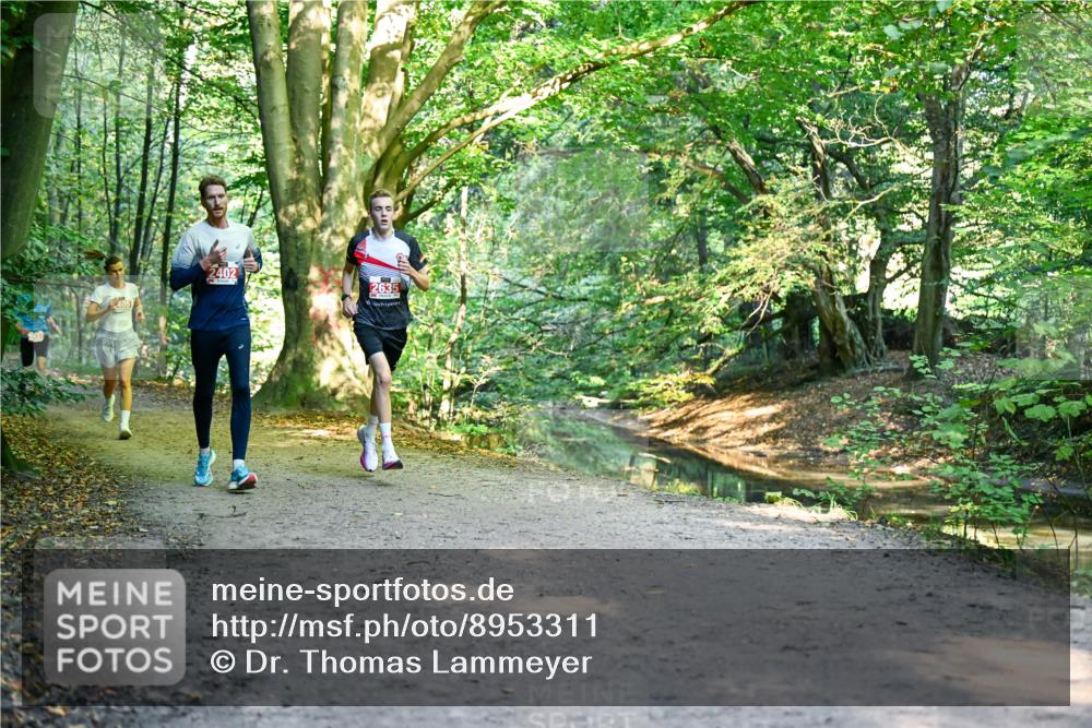 28.09.2025 - 33. Volkslauf durch das schöne Alstertal Dr. Thomas Lammeyer http://msf.ph/oto/8953311 28.09.2025 10:34:55 Laufen 2402, 2635 meine-sportfotos.de