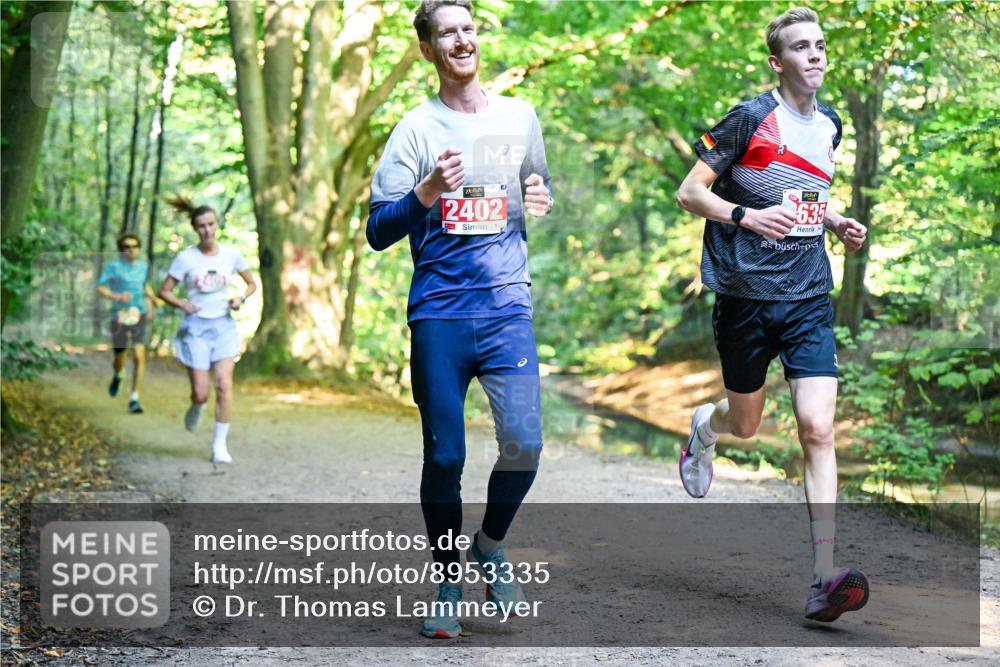 28.09.2025 - 33. Volkslauf durch das schöne Alstertal Dr. Thomas Lammeyer http://msf.ph/oto/8953335 28.09.2025 10:34:57 Laufen 2402, 2, 635 meine-sportfotos.de