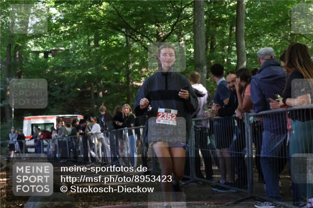 28.09.2025 - 33. Volkslauf durch das schöne Alstertal Strokosch-Dieckow http://msf.ph/oto/8953423 28.09.2025 12:31:12 Ziel 2352 meine-sportfotos.de