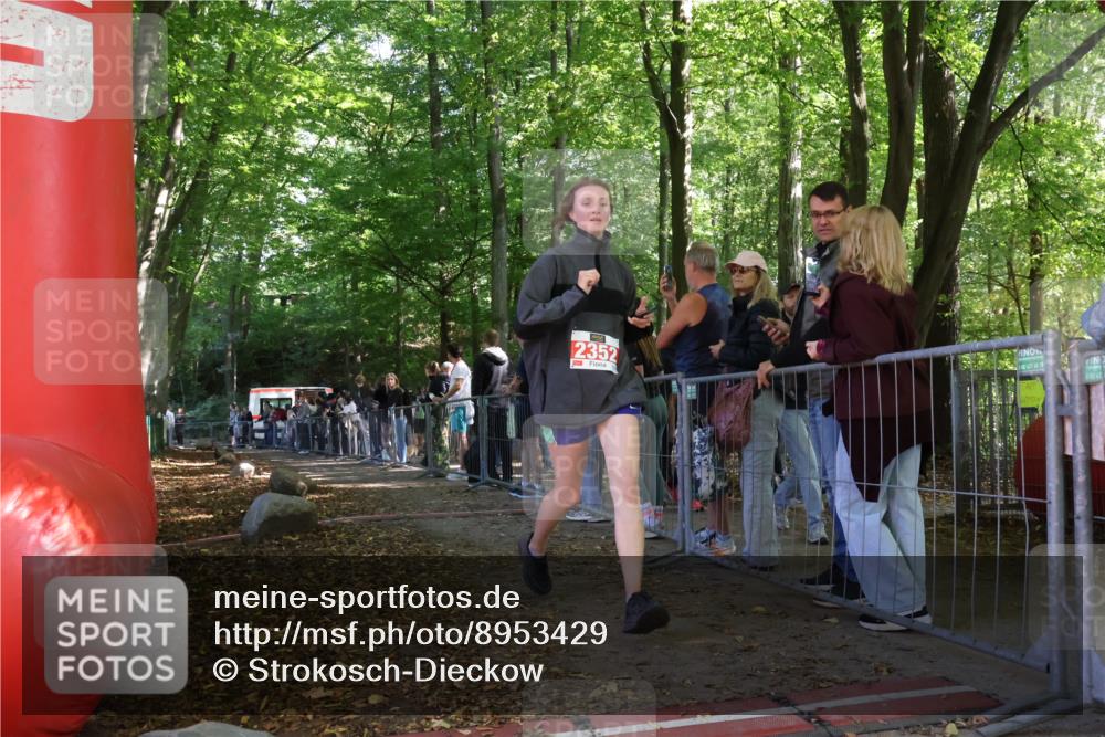 28.09.2025 - 33. Volkslauf durch das schöne Alstertal Strokosch-Dieckow http://msf.ph/oto/8953429 28.09.2025 12:31:13 Ziel 2352 meine-sportfotos.de