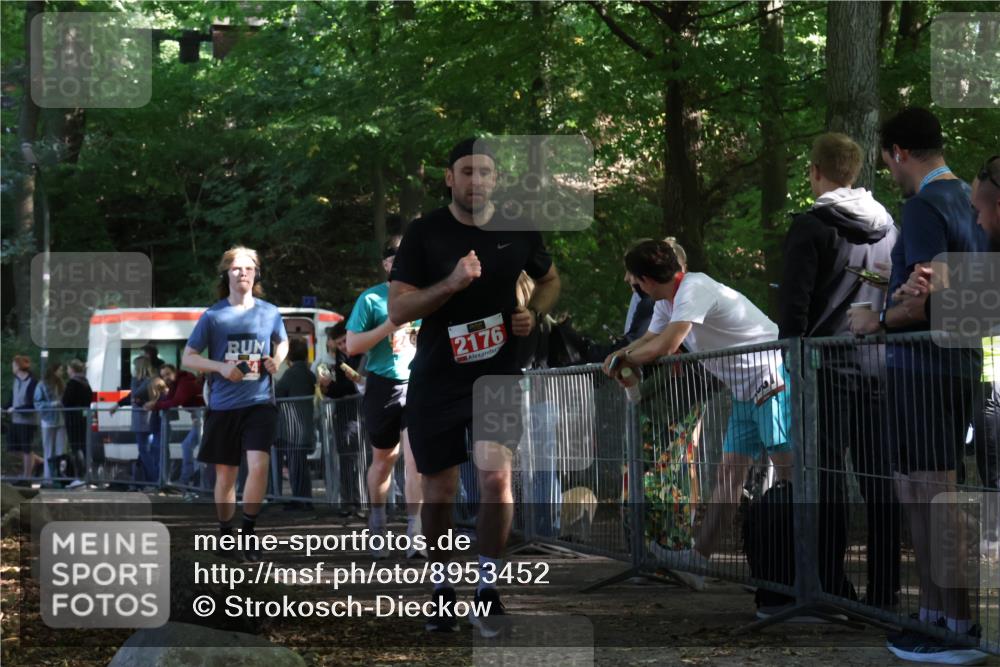 28.09.2025 - 33. Volkslauf durch das schöne Alstertal Strokosch-Dieckow http://msf.ph/oto/8953452 28.09.2025 12:31:38 Ziel 2176, 2354, 2493 meine-sportfotos.de