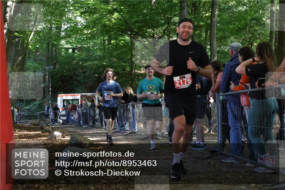 28.09.2025 - 33. Volkslauf durch das schöne Alstertal Strokosch-Dieckow http://msf.ph/oto/8953463 28.09.2025 12:31:40 Ziel 2176, 2354, 2493 meine-sportfotos.de