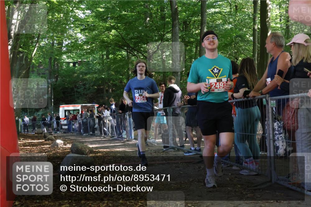 28.09.2025 - 33. Volkslauf durch das schöne Alstertal Strokosch-Dieckow http://msf.ph/oto/8953471 28.09.2025 12:31:42 Ziel 2354, 2493 meine-sportfotos.de
