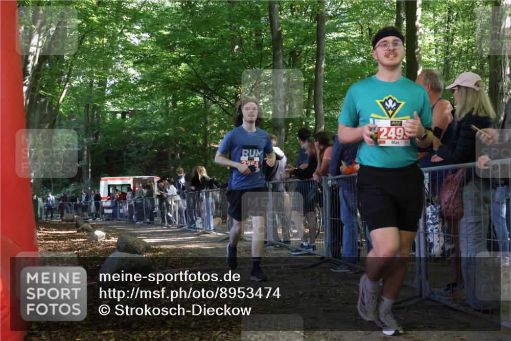 28.09.2025 - 33. Volkslauf durch das schöne Alstertal Strokosch-Dieckow http://msf.ph/oto/8953474 28.09.2025 12:31:42 Ziel 2354, 2493 meine-sportfotos.de