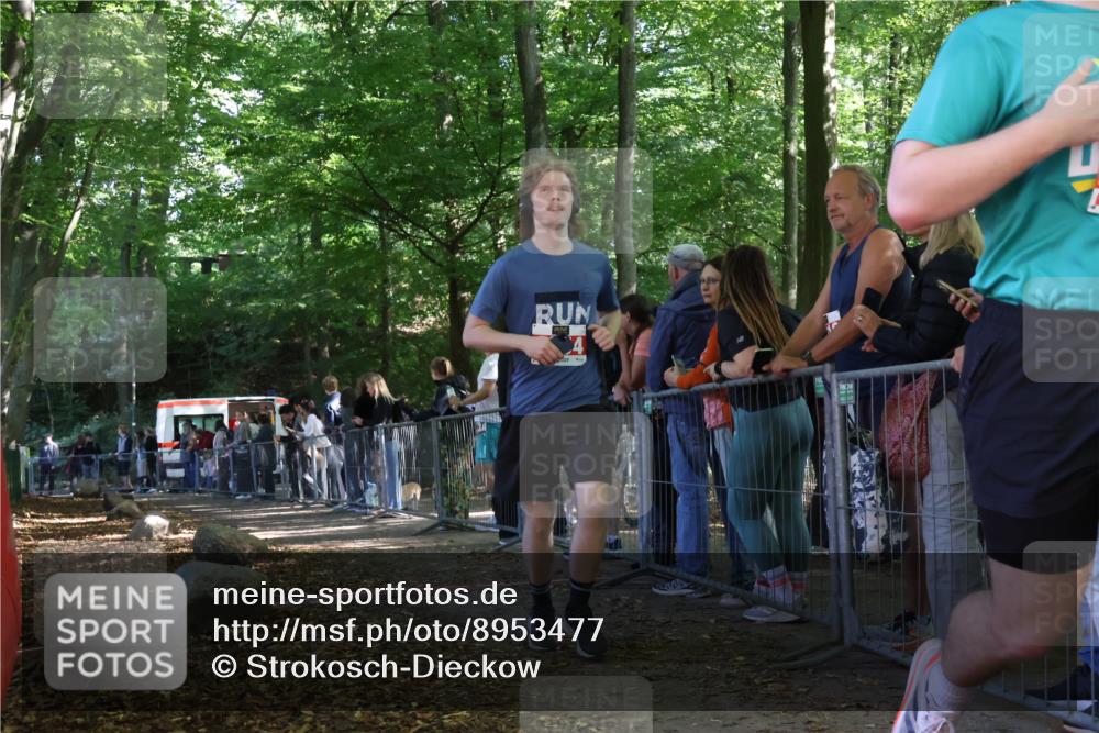 28.09.2025 - 33. Volkslauf durch das schöne Alstertal Strokosch-Dieckow http://msf.ph/oto/8953477 28.09.2025 12:31:43 Ziel  meine-sportfotos.de