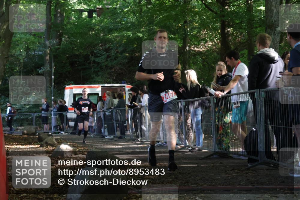 28.09.2025 - 33. Volkslauf durch das schöne Alstertal Strokosch-Dieckow http://msf.ph/oto/8953483 28.09.2025 12:32:07 Ziel 2329, 2462 meine-sportfotos.de