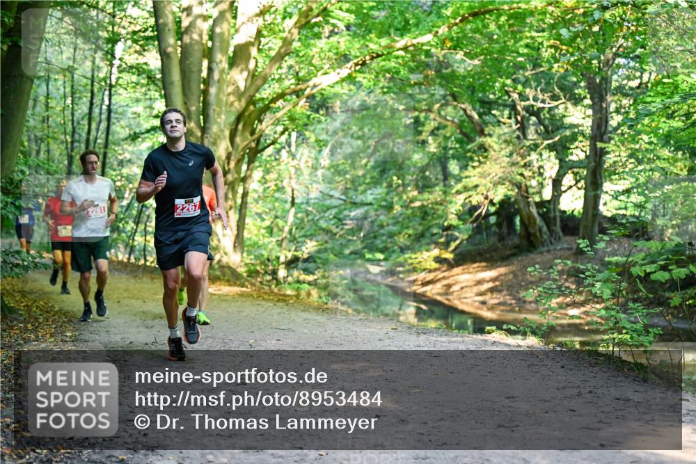 28.09.2025 - 33. Volkslauf durch das schöne Alstertal Dr. Thomas Lammeyer http://msf.ph/oto/8953484 28.09.2025 10:35:45 Laufen 2261, 2267 meine-sportfotos.de