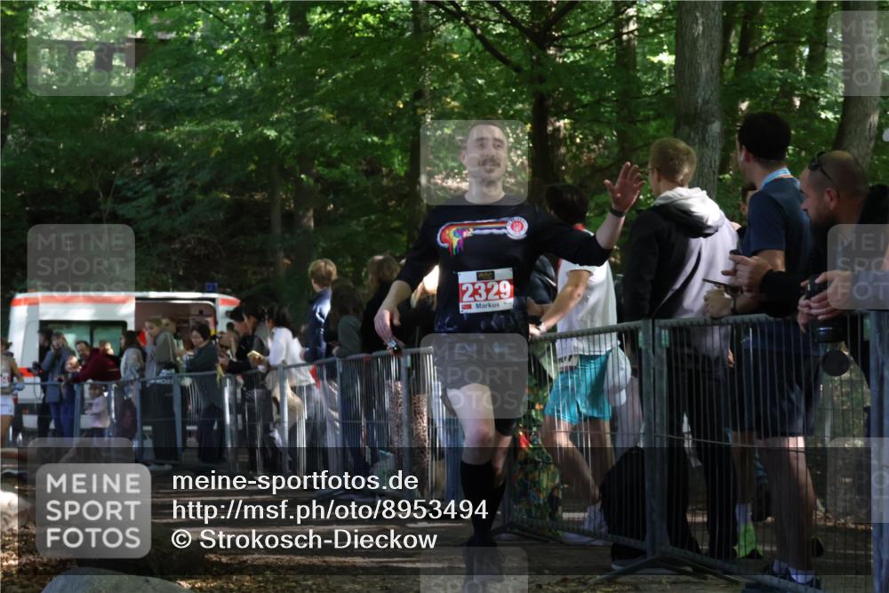 28.09.2025 - 33. Volkslauf durch das schöne Alstertal Strokosch-Dieckow http://msf.ph/oto/8953494 28.09.2025 12:32:10 Ziel 2101, 2329 meine-sportfotos.de