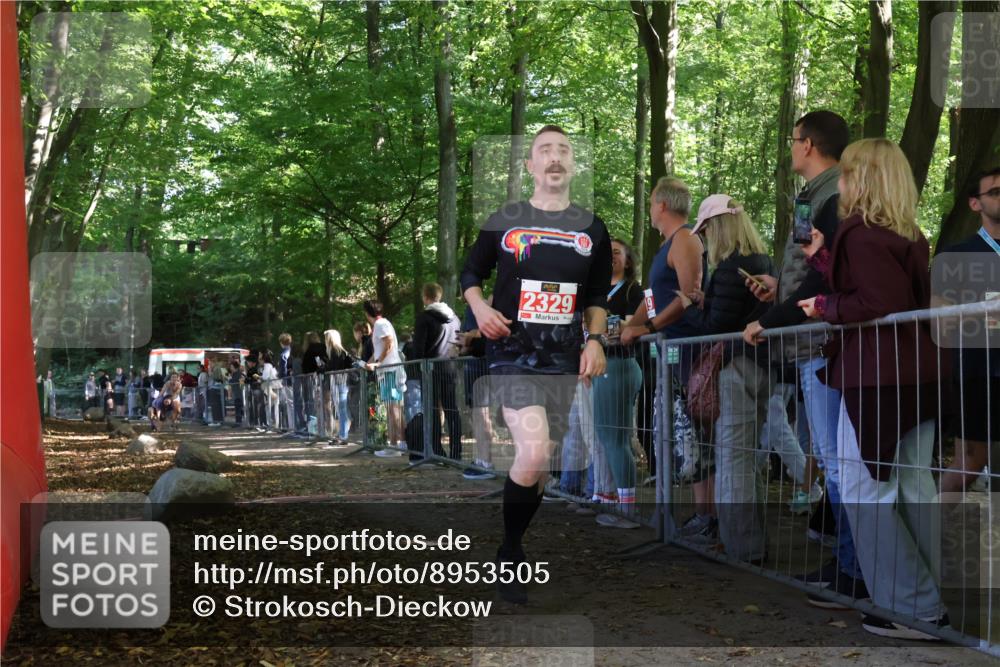 28.09.2025 - 33. Volkslauf durch das schöne Alstertal Strokosch-Dieckow http://msf.ph/oto/8953505 28.09.2025 12:32:12 Ziel 2101, 2329 meine-sportfotos.de
