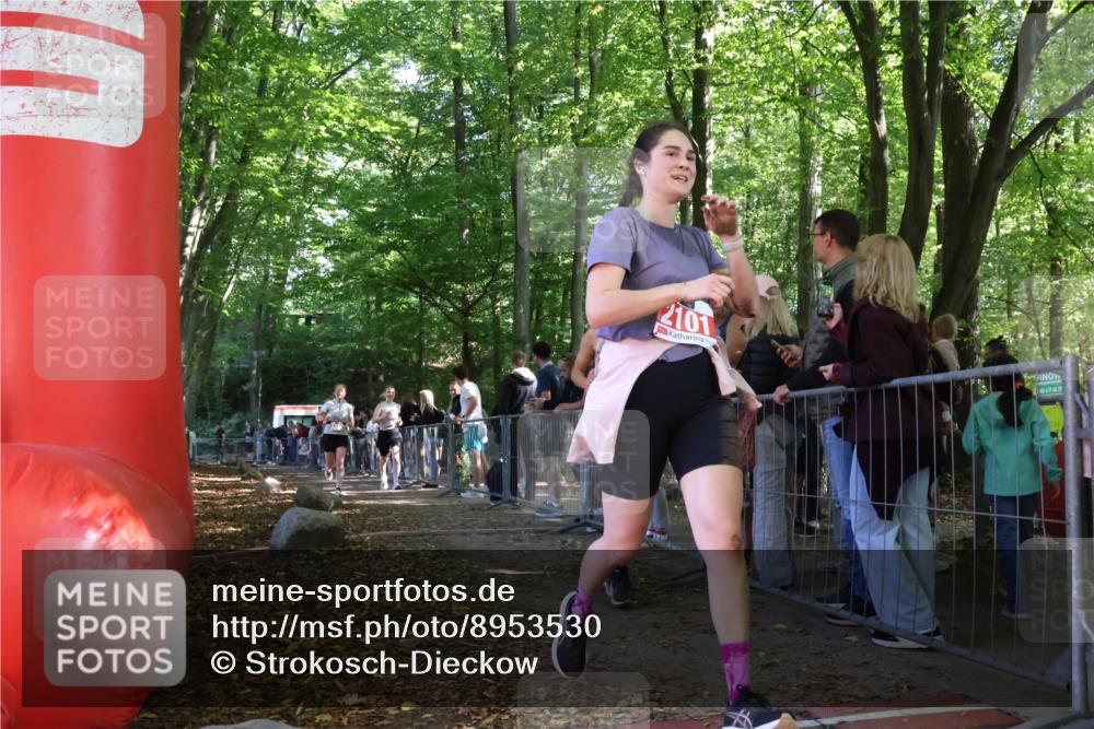 28.09.2025 - 33. Volkslauf durch das schöne Alstertal Strokosch-Dieckow http://msf.ph/oto/8953530 28.09.2025 12:32:20 Ziel 2163, 2177 meine-sportfotos.de