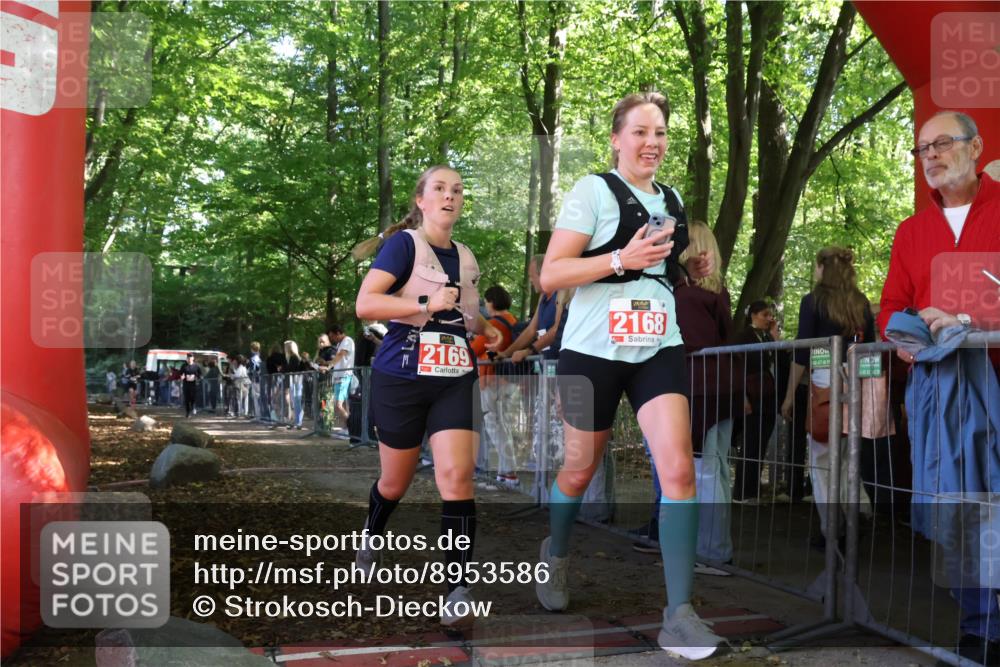 28.09.2025 - 33. Volkslauf durch das schöne Alstertal Strokosch-Dieckow http://msf.ph/oto/8953586 28.09.2025 12:32:46 Ziel 2169, 2603, 2992 meine-sportfotos.de