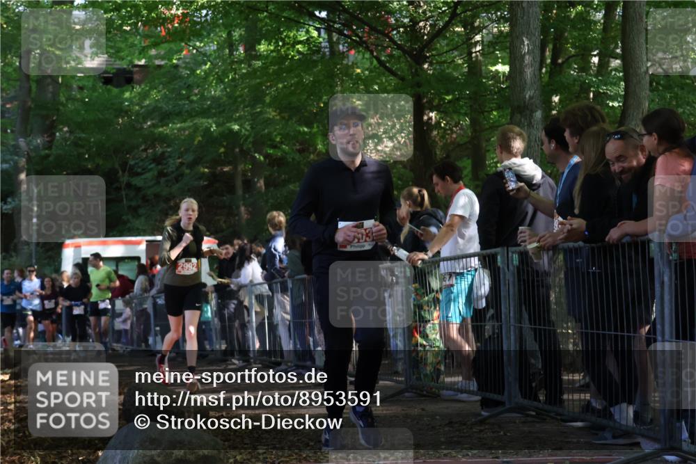 28.09.2025 - 33. Volkslauf durch das schöne Alstertal Strokosch-Dieckow http://msf.ph/oto/8953591 28.09.2025 12:32:52 Ziel 2535, 2603, 2992 meine-sportfotos.de