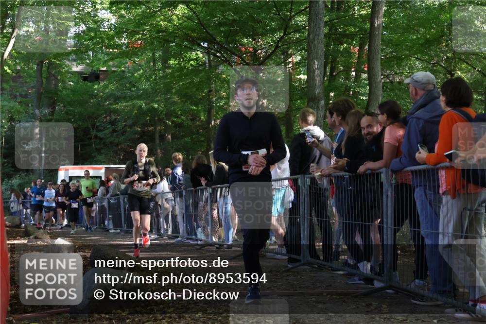 28.09.2025 - 33. Volkslauf durch das schöne Alstertal Strokosch-Dieckow http://msf.ph/oto/8953594 28.09.2025 12:32:53 Ziel 2206, 2535, 2603, 2992 meine-sportfotos.de